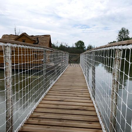 Les Cabanes Flottantes Givrauval Εξωτερικό φωτογραφία