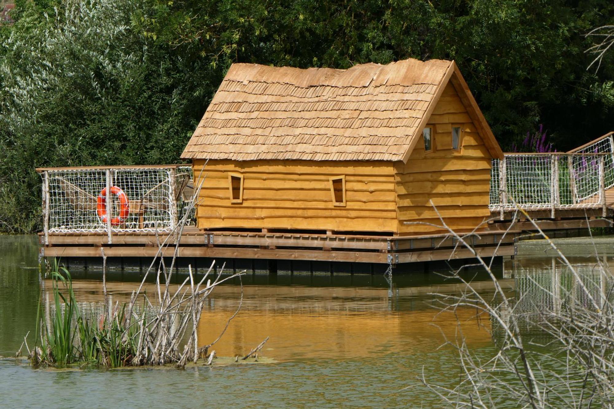 Les Cabanes Flottantes Givrauval Εξωτερικό φωτογραφία